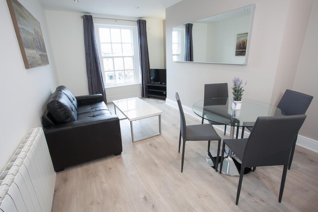 Temple Bar Essex Apartments Дублин Экстерьер фото
