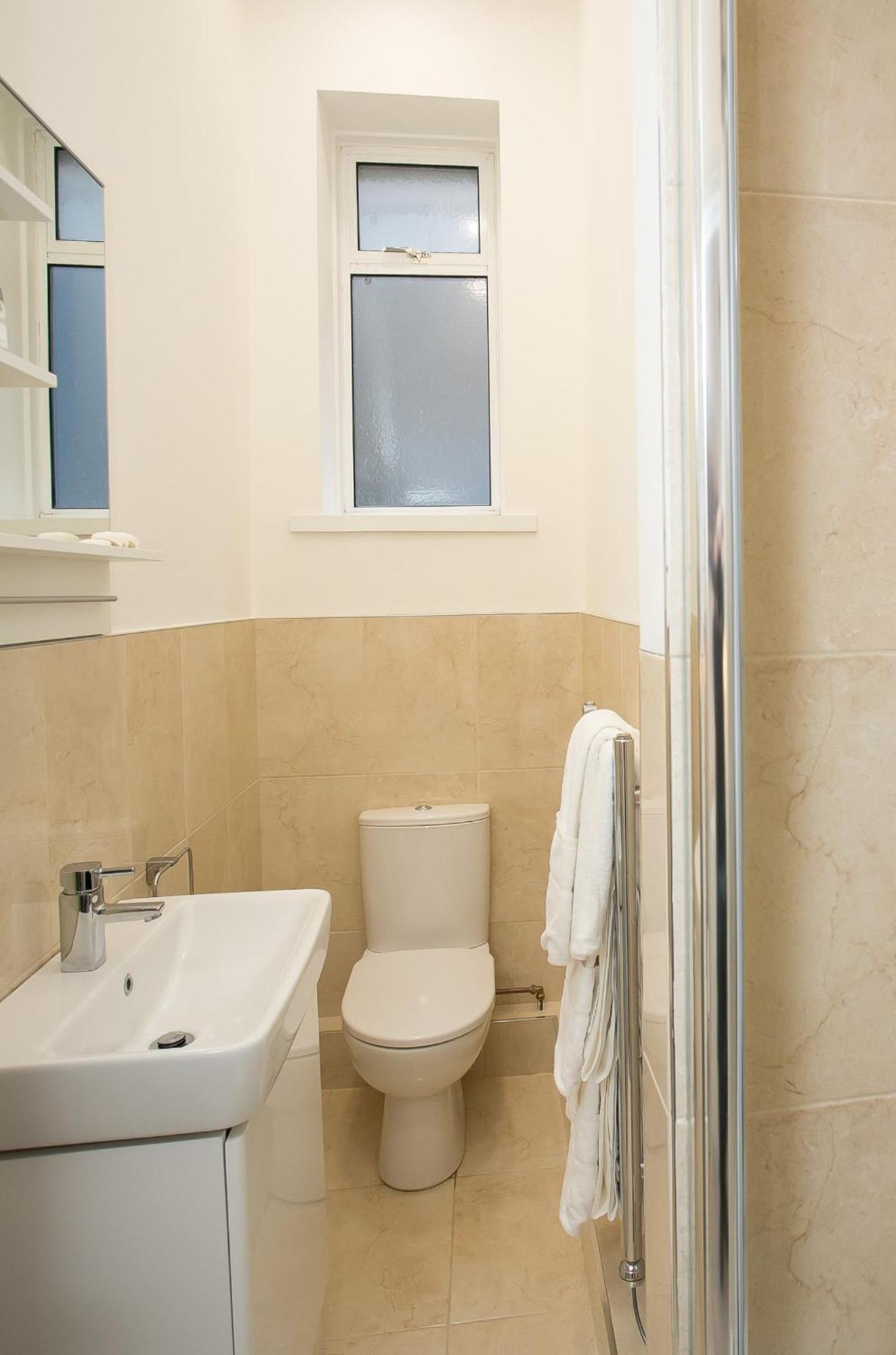 Temple Bar Essex Apartments Дублин Номер фото