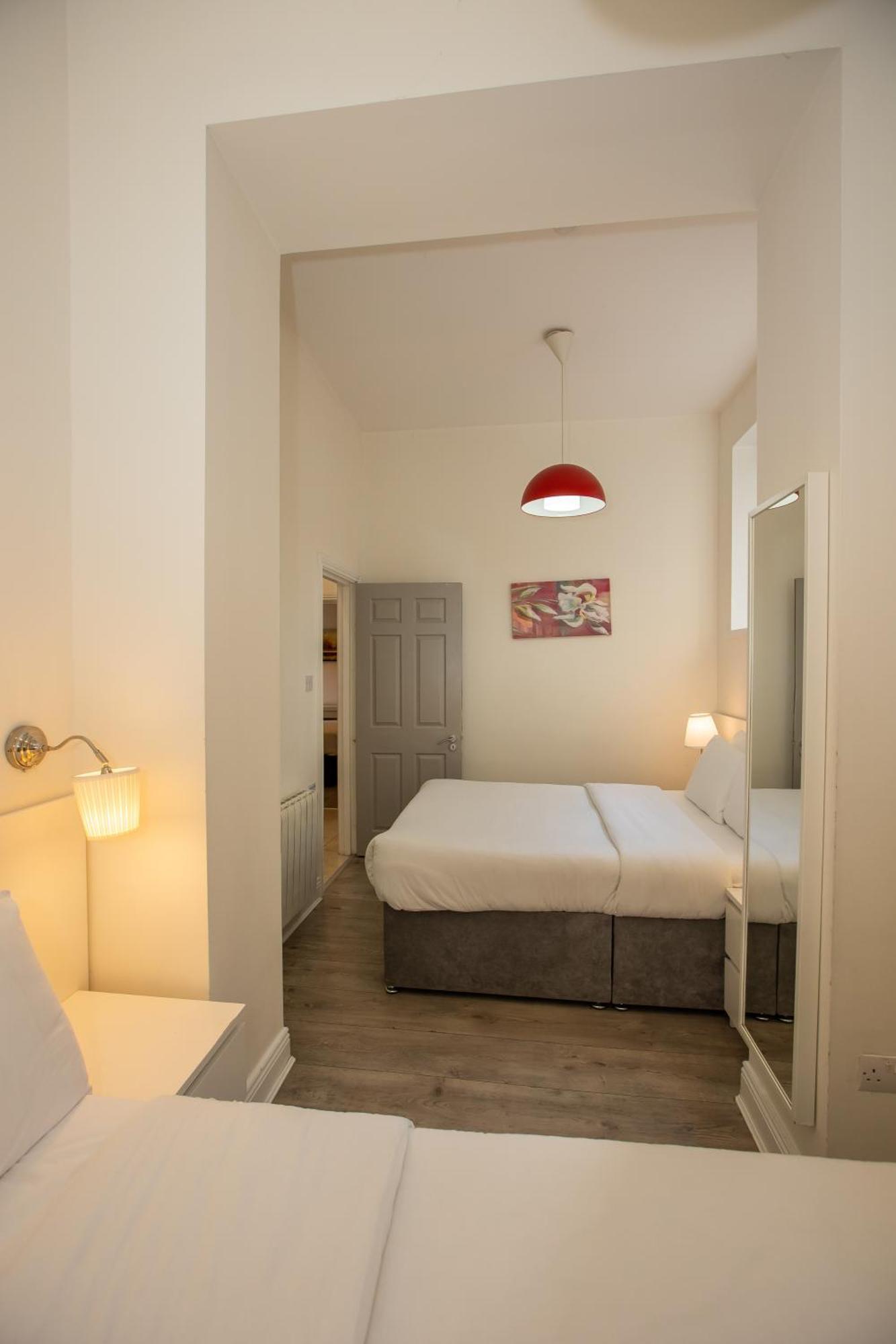 Temple Bar Essex Apartments Дублин Экстерьер фото