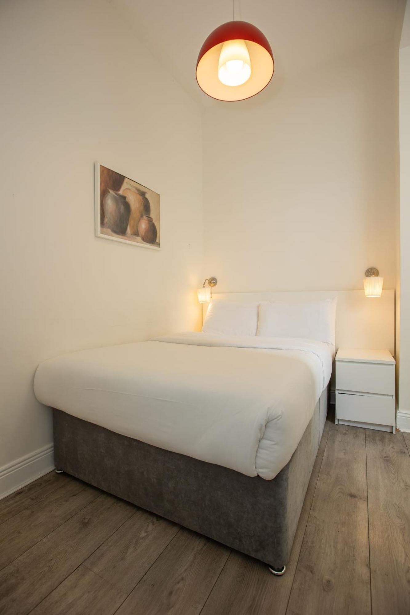 Temple Bar Essex Apartments Дублин Экстерьер фото
